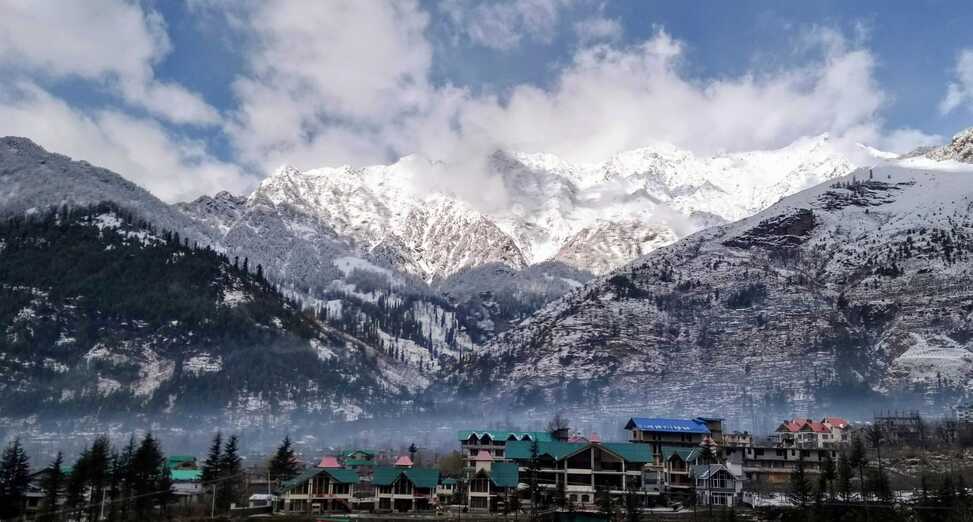 Scenic view of Himachal Pradesh mountains